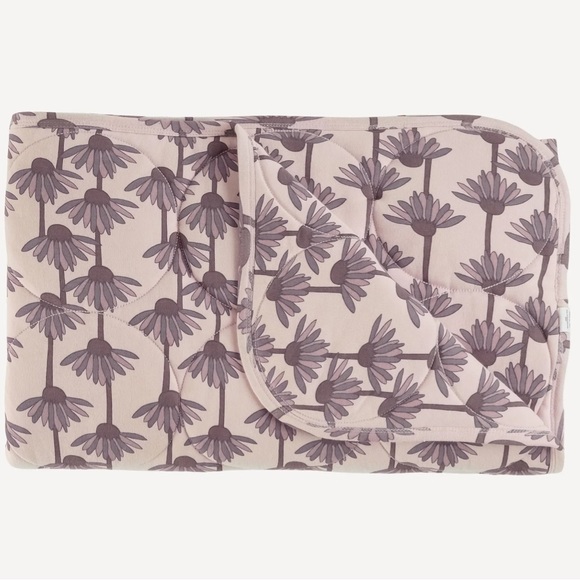 kate quinn Other Kate Quinn Classic Circle Quilt Echinacea Organic